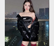 StripChat新人BellaKio婉儿首次露鲍特写大秀，高颜值黑丝bao鱼，1V-231M，精彩不容错过
