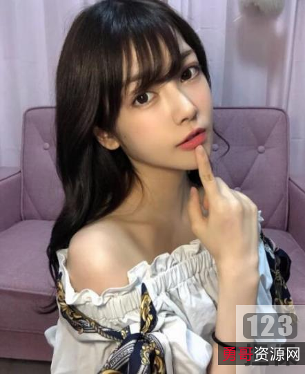 枫花恋4月份:爱情的温暖与痛苦,大胆而温柔的演绎