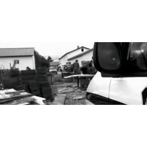 《尸骨工厂》：恐怖的儿童谋杀案、停尸房、僵尸、通灵师、警探、验尸官、搏斗