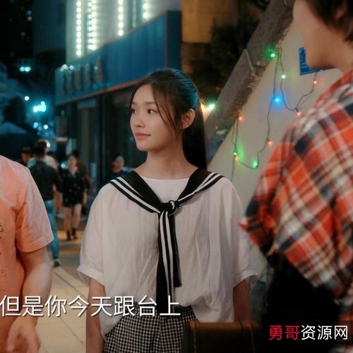 2022年《光阴里的故事》：4K高清画质，1-36集完整呈现，爱情、友情与梦想的故事。