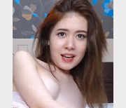 网红名字绝美颜值、身材完美、皮肤白皙，活泼可爱的视频资源收藏！