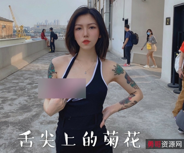《虎牙妖娆成熟女人浮力姬：网红{{网红名字}}带来的性感清秀风情，让你一见倾心！》