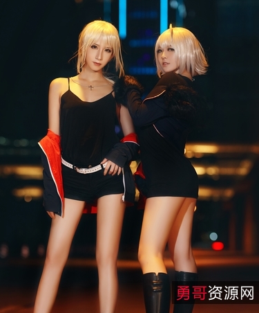 网红半半子：高颜值御姐，带你走进性感迷人的世界