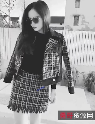 《精选网红模特儿“爱丽丝”：超大尺特写床上功夫，勇敢改变命运》