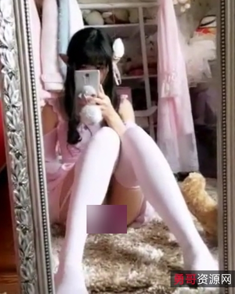 《Venus:宅男白月光下的绅士小女神》