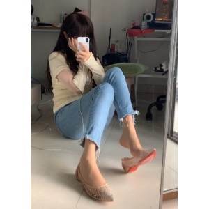 绅士们，这个腿控、足系列精彩合集，绝对不可错过！精选腿控、足系列爱好者最爱的无敌小姨妈，成熟主妇美腿室外诱惑，932M精彩合集！