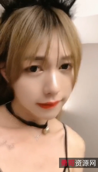 网红小怪兽萌妹19岁完美身材实力秀，让你爱不释手！