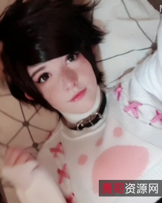 Enafox精彩视频合集226P42V+2.23G，收录网红Enafox精彩视频片段，美食、旅游、聊天等，拥抱大自然的最佳方式！