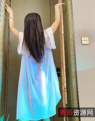 《秀人女神朱可儿给力故事:安吉拉和外卖员的爱情火花》