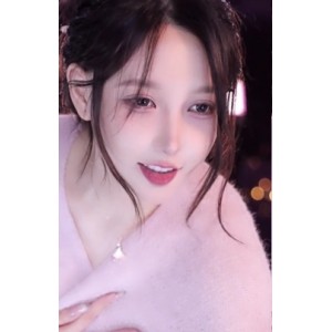 Mnana呀米娜火辣热舞，美丽外表温柔笑容，精彩舞蹈动作赢得众多网友喜爱！