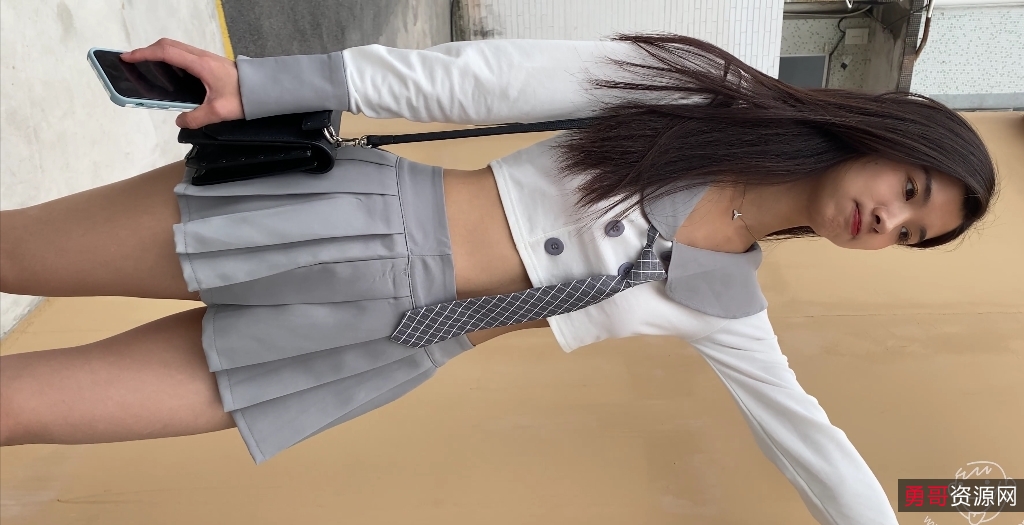 JK短裙美腿美女1V视频8.52G百度云下载