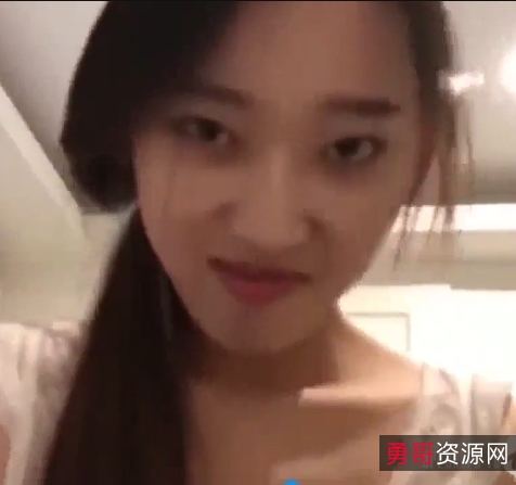 韩国情侣自拍妹子对白走后门