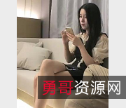 《小宝资源分集视频：64V19.8GB，特集小奶猫动作戏，高颜值妹子演技》