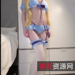 YuzuKitty柚子猫QE二连白丝JK英梨梨Cos肥磨棒蓝光加特林摄影师拍摄蛤蜊
