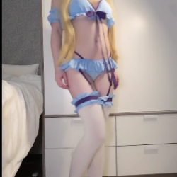 YuzuKitty柚子猫QE二连白丝JK英梨梨Cos肥磨棒蓝光加特林摄影师拍摄蛤蜊