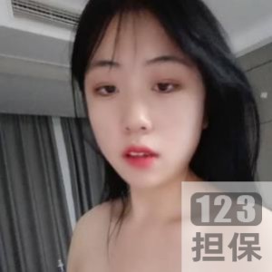 00后超级胸直播：敢露敢做的烧程度，4V高清，颜值爆表！