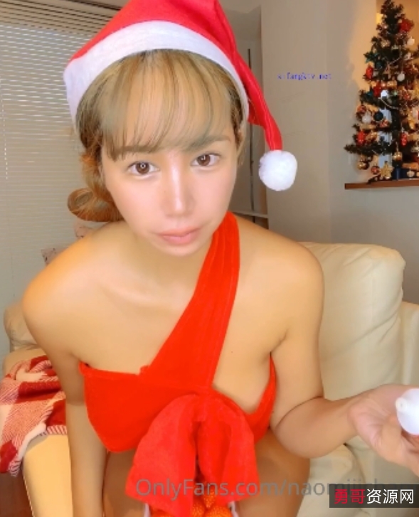 精选蜜桃臀神秘处女神Naomi放飞自我视频