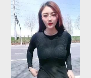 快手戴眼镜已婚少女：前车大灯的高冷御姐诱惑力