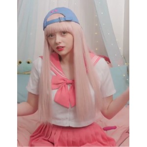 Onlyfans上的童颜大罩杯萌妹evieserena合集：清纯脸蛋+F杯大罩杯的欧美直播