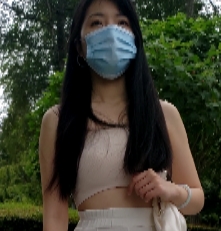 紧身白裤长腿翘臀美女视频