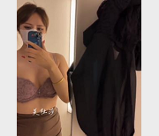 美杜莎私拍9V-1.3G户外游艇三人游餐厅视频精选