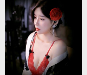 小恩雅最新30分钟自拍视频，妈妈惊艳亮相，N子成长可爱，妩媚动作令人回味，H小说暂缺，赶紧下载观看！