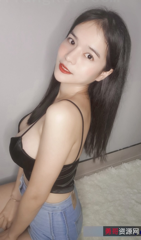 商品转载搬运国网红大罩杯妹Pimnalin日常自拍OF啪福利早期直播小礼包百度盘