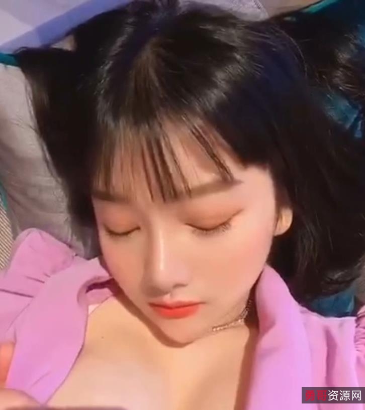 小尤奈：监禁出狱身裸COS，爆红网络，印度国籍换，M艾薇