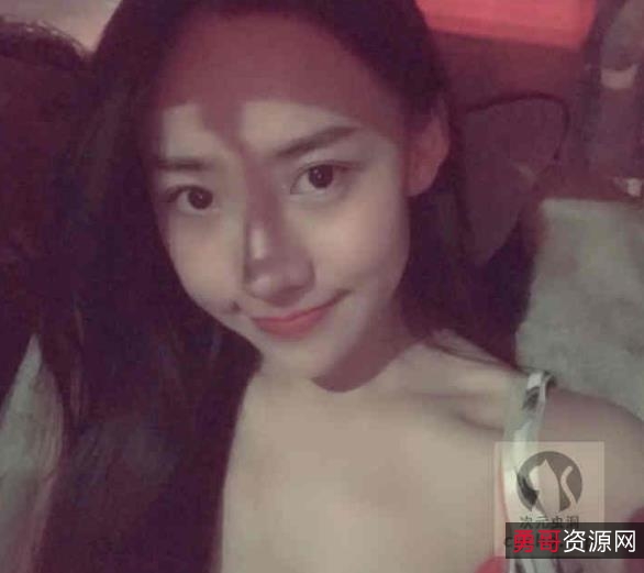 高颜值网红美少女：化妆视频、照片、绯闻资源一网打尽