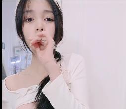 超人气新人学妹自拍福利姬，3小时炮击视频火爆上贤妗