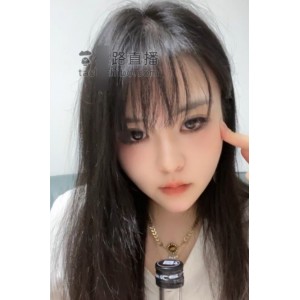 女王Vinni维妮e高跟黑丝模拟踩踏视频合集，三期内容，总时长超过2小时