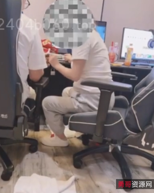 海角妹妹第一次房间玩弄怀孕大肚子视频9张图片259m百度盘链接