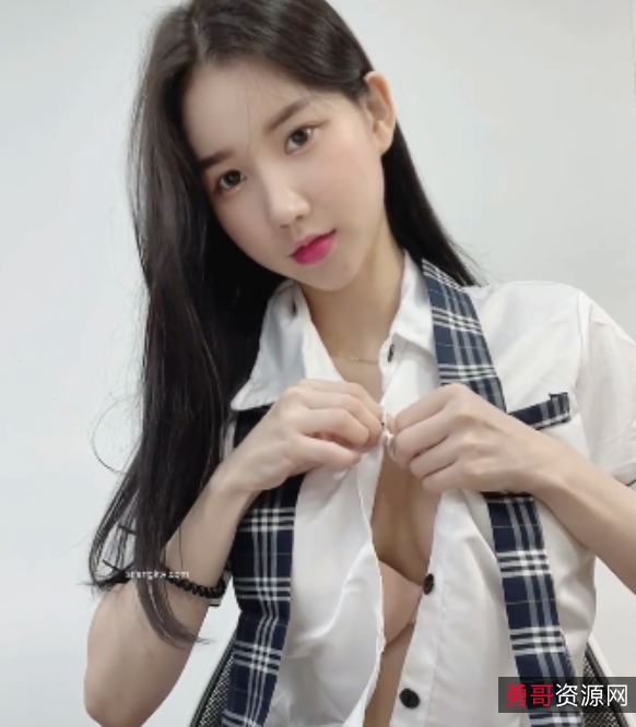 韩国美女网红美玲元2km2km合集资源自购2021591MB29三人游+6V