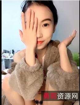 清纯女神中途退出想哭的推特生椰拿铁