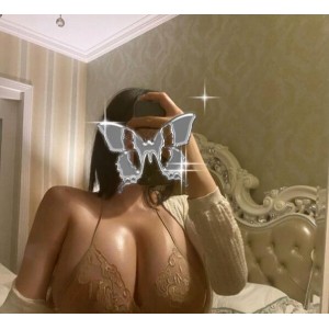 坦克女神童小芯：车灯规模大尺寸身材，绅士必看的人间山峰器！