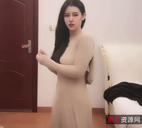 疯狂抖音美新娘：154个视频3.6G，外购主播展示技术一字马