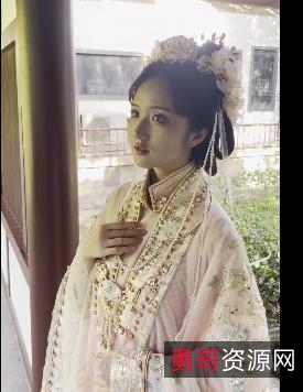 《网红焕儿古装自拍合集1》-视频大小十几个G，包含丰富图片资源