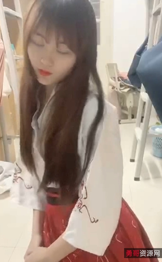 大四妹子：宿舍内珍藏12v4.16g视频，百度收藏彰显神秘身份