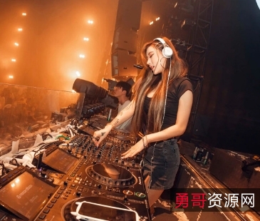 成都DJ女神艾米朋友爱视频细腰漂亮馒头后推车C百度盘