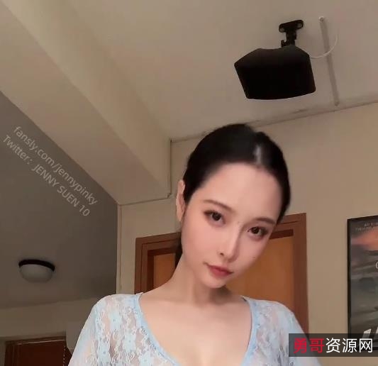 孙禾颐新形象自拍视频大放送！车衣道具秀演员小表情一网打尽，精彩不容错过！