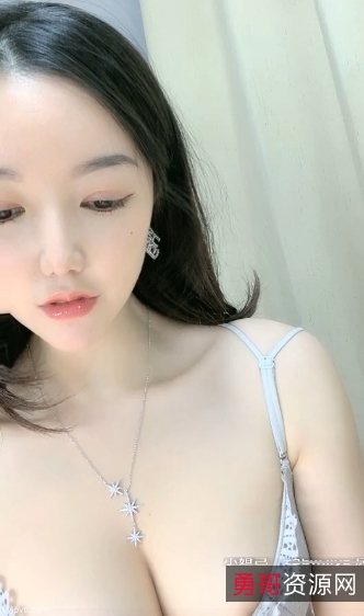 清纯成熟性感合集17.8G樱桃小纯纯大长腿大车头灯