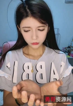 斗鱼网红美女主播狗头妹子精选合集，1.6G视频珍藏，浮力姬的私密新作