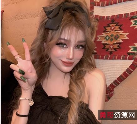 TS贝拉：抖音混血网红，私拍福利115V，2.1G视频，高科技身材在贤娆教育进入资源，冲击前列腺，小御姐风格