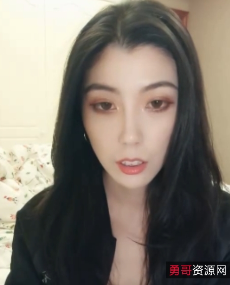 卡哇伊主播cccllll首秀1V2G精彩表现,百度云下载,不容错过!