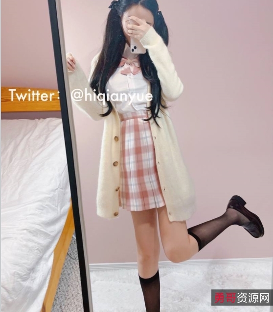 千月推特福利姬小合集：149P图片+32V视频，百度盘收藏