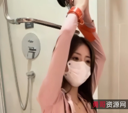 一部都让人欲罢不能。快来收藏她的黑椒盖饭视频，感受美食的魅力吧！