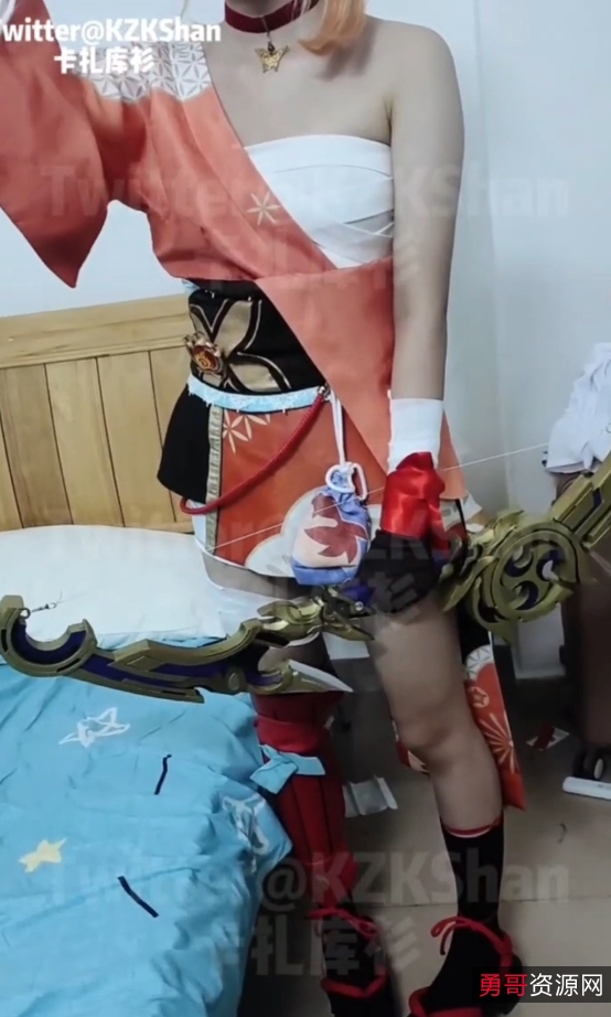 COS足最新视频《卡扎库杉10v19.1g补》百度资源+ED2K链接，精彩不容错过！