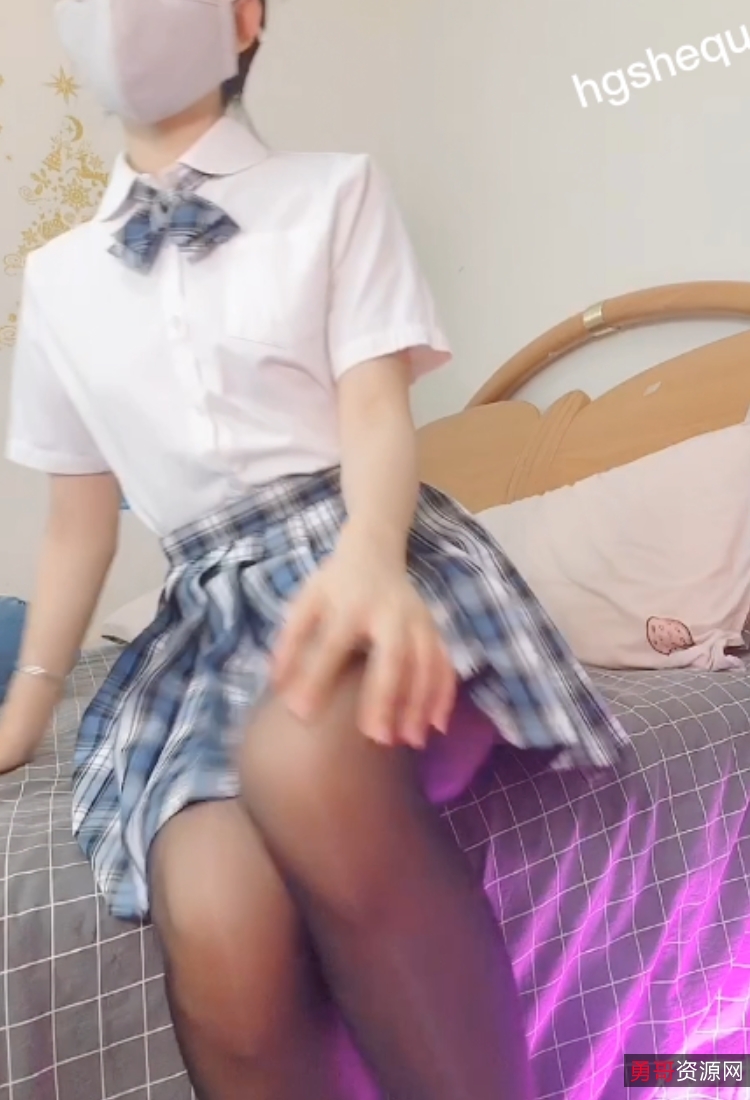 ```markdown[转载搬运]绮绮子合集[8V+8.56G][百度盘]在这个备受瞩目的视频合集中，我们发现了一位名叫廖娟的喜剧表演天才。她的表演风格充满了幽默和魅力，让观众捧腹大笑。合集包含了8个视频，总大小达到8.56G，存储在百度盘上。廖娟作为视频的焦点，展现了她独特的喜剧才华。她的外表既亲切又有趣，给人一种亲近感。观众们在观赏她的表演时，不仅能感受到喜剧的乐趣，还会被她的魅力所吸引。这个