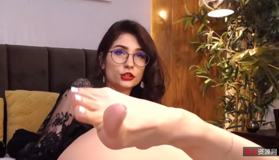 迷人美腿丝足秀，Aimeekelly视频176.5g，百度收藏163个，去重必看！