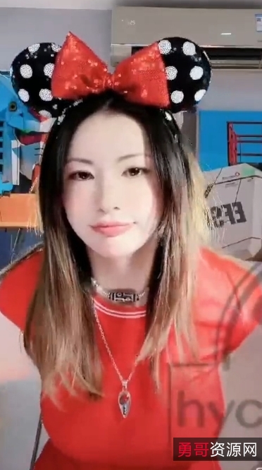 霸王兽美腿舞蹈视频，双视角展现，尺度适中，点击下载百度链接6v3g